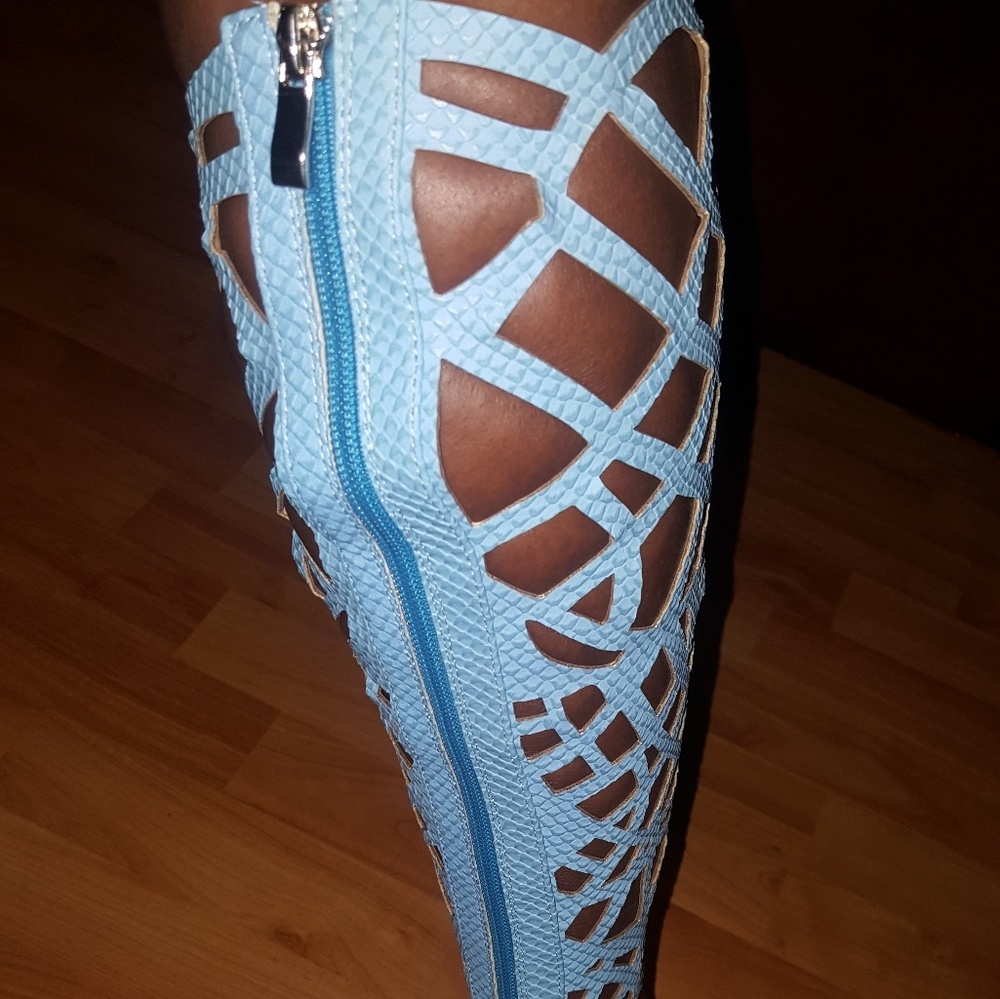 Shoes - Picture 4 of 4